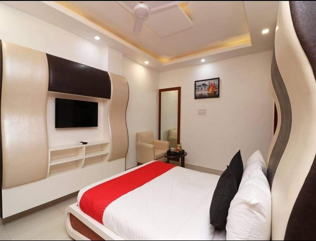 Hotel Vitthal International, Prayagraj Allāhābād Junction Екстериор снимка