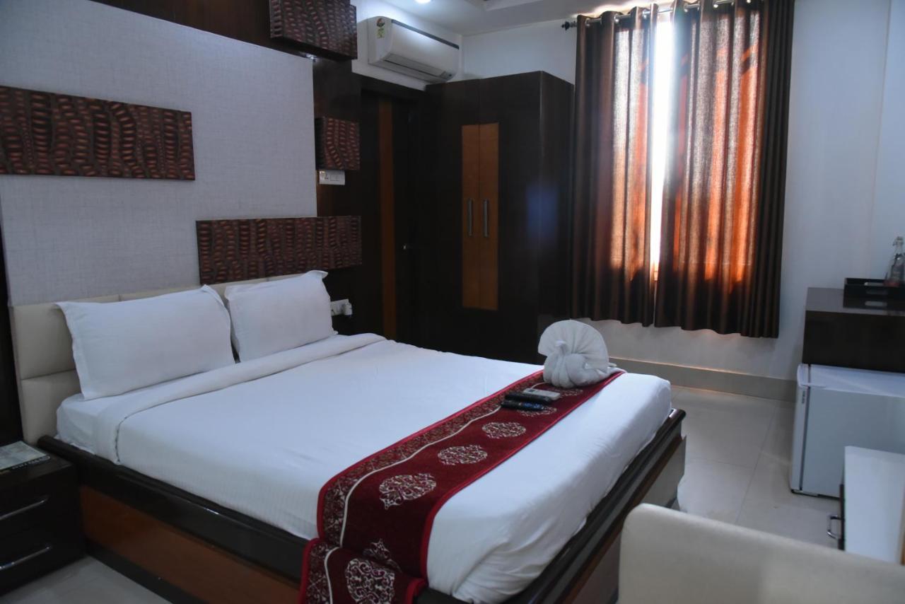 Hotel Vitthal International, Prayagraj Allāhābād Junction Екстериор снимка