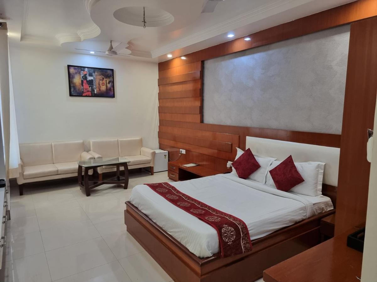 Hotel Vitthal International, Prayagraj Allāhābād Junction Екстериор снимка