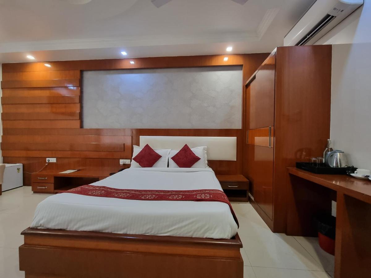 Hotel Vitthal International, Prayagraj Allāhābād Junction Екстериор снимка