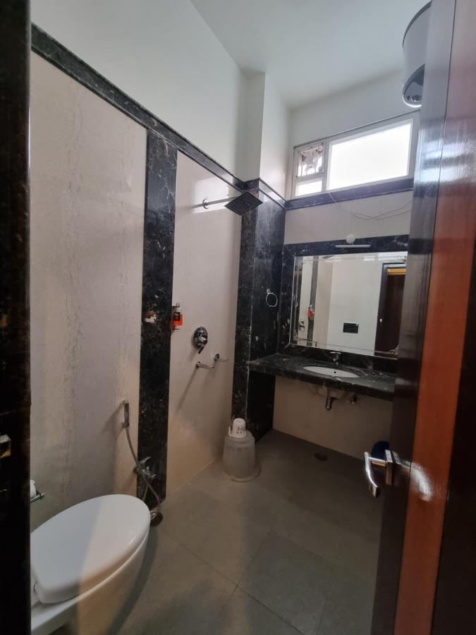 Hotel Vitthal International, Prayagraj Allāhābād Junction Екстериор снимка